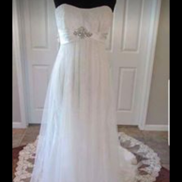 Wedding Dress - Alfred Angelo - Picture 2 of 2